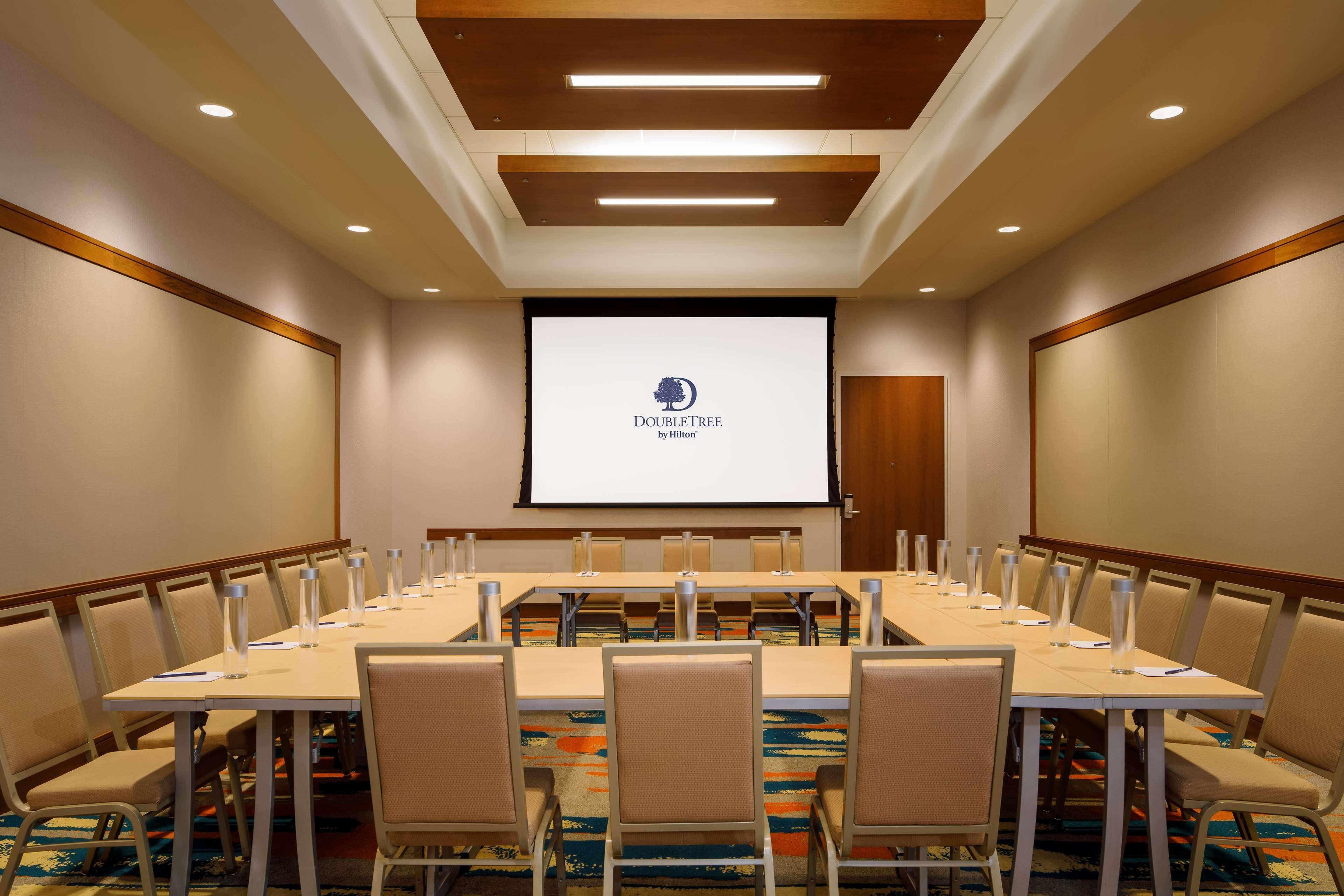 Doubletree By Hilton Pittsburgh - Cranberry 4*