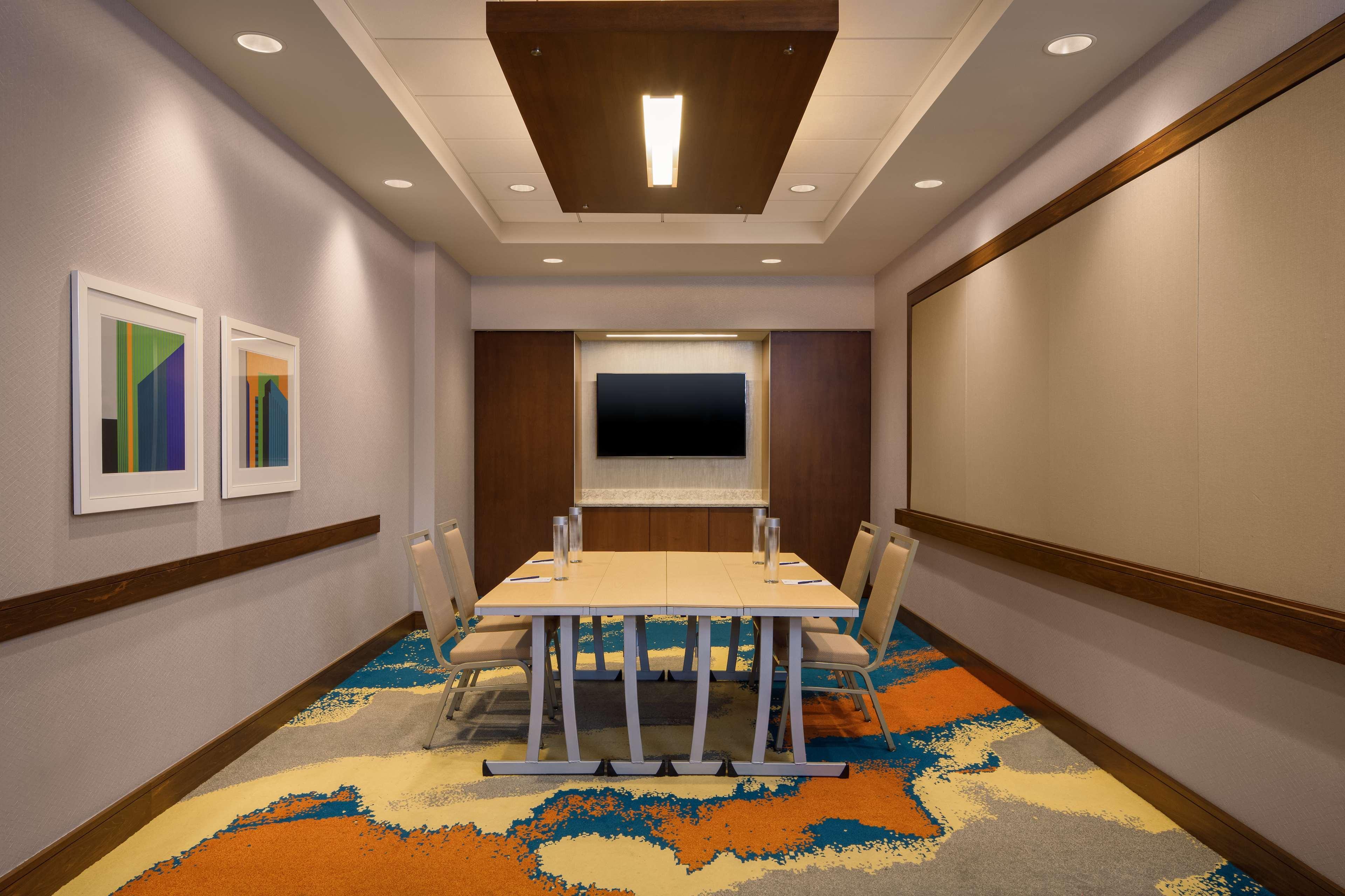 Hotel Doubletree By Hilton Pittsburgh - Cranberry 4*